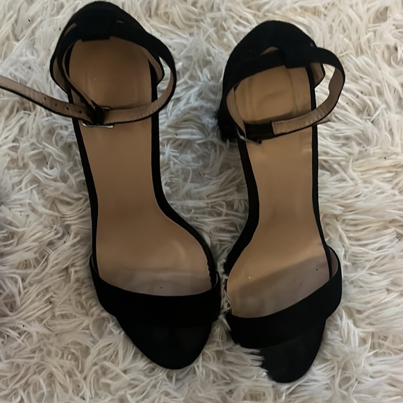 Black high heels size 7 - Picture 2 of 2